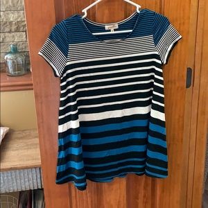 Blue • Black • White • Tunic top